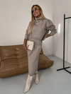 STYLISH KNIT SET FOR WOMEN – PERFECT FOR TRANSITIONAL SEASONS