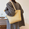 Women's Large Straw Shoulder Bag | Fashionable & Spacious Handbag